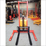 Semi Electric Walkie Stacker Lifter Lifting 3000mm 1T Straddle Leg