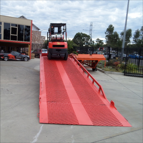 Movable Yard Dock Ramp 8Ton Solid Tyres